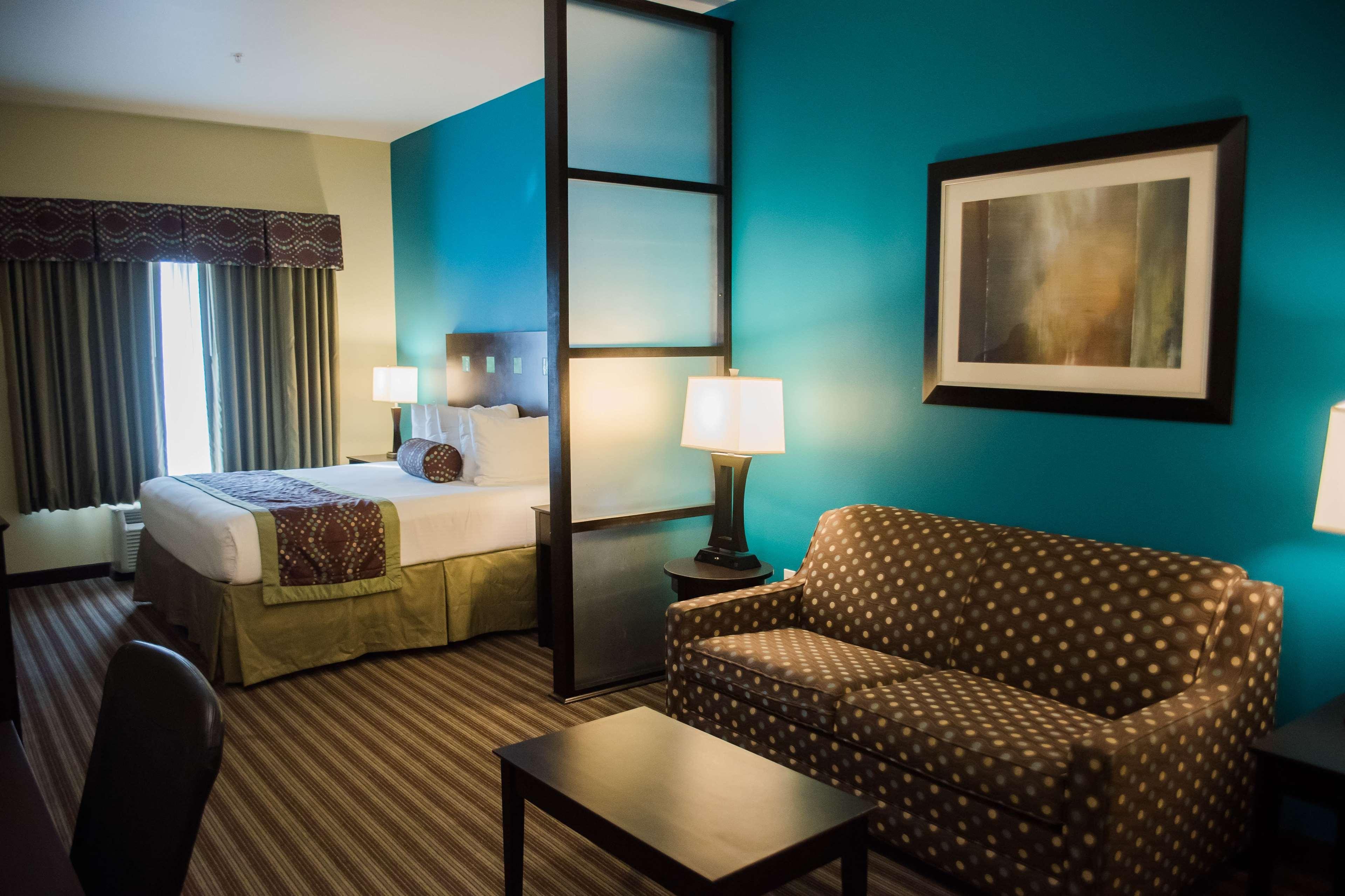 Best Western Plus Desoto Inn & Suites Mansfield Екстериор снимка