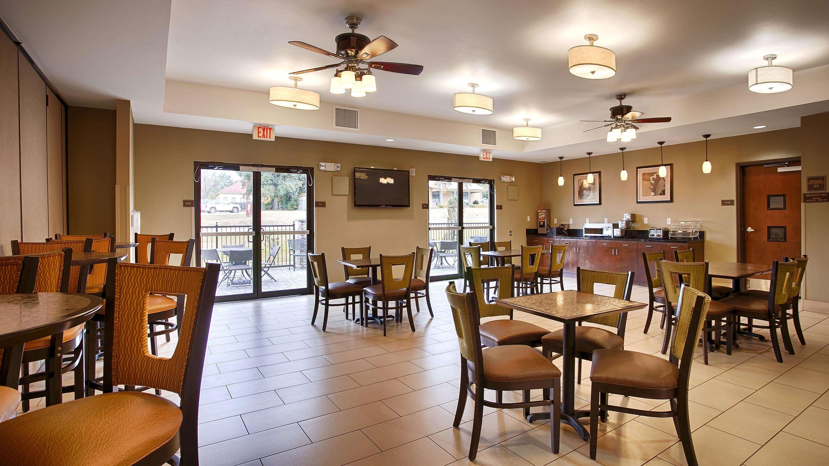 Best Western Plus Desoto Inn & Suites Mansfield Екстериор снимка