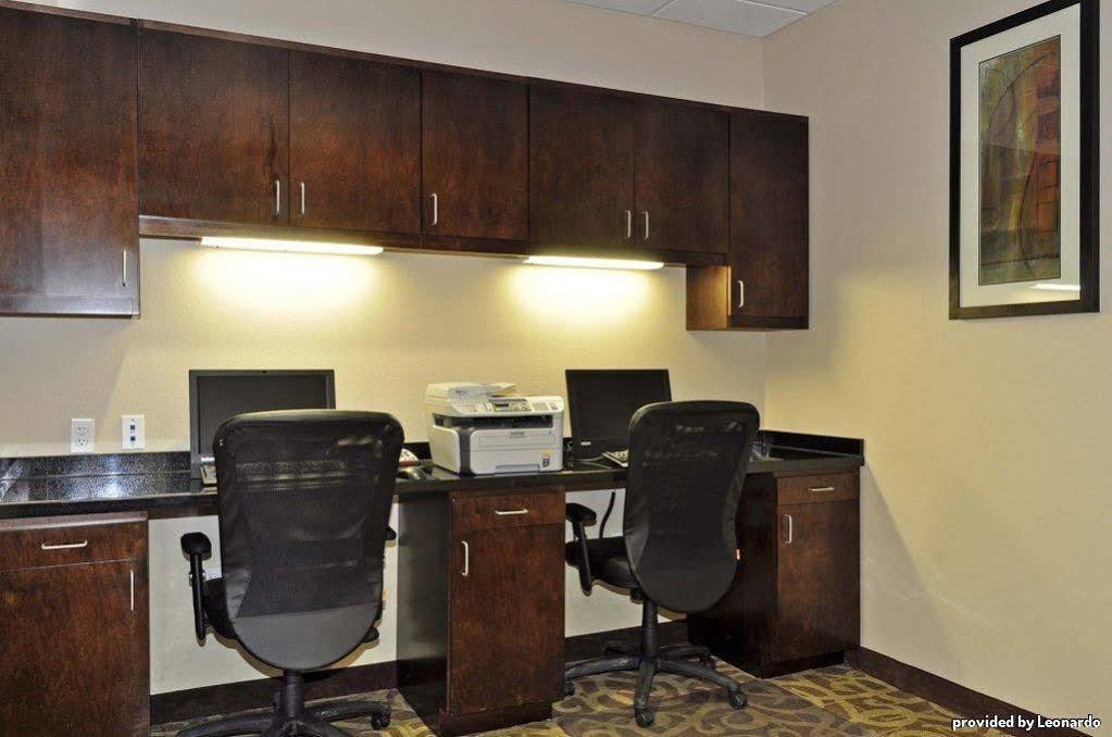 Best Western Plus Desoto Inn & Suites Mansfield Съоръжения снимка
