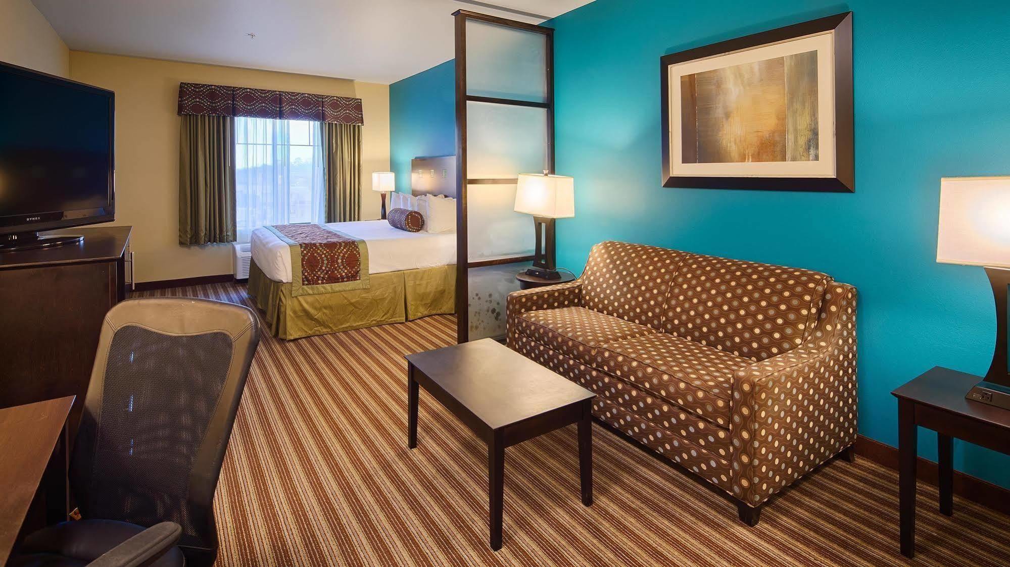 Best Western Plus Desoto Inn & Suites Mansfield Екстериор снимка