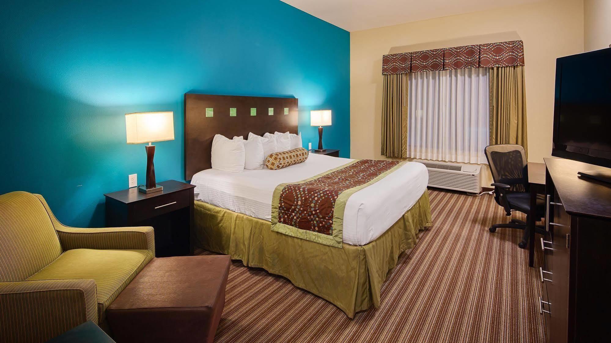 Best Western Plus Desoto Inn & Suites Mansfield Екстериор снимка
